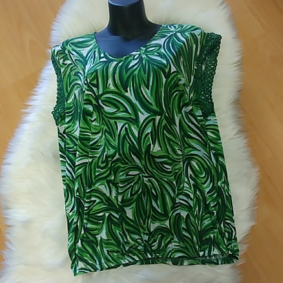 New Directions Petite Sleevless Top with Lace - Picture 6 of 8